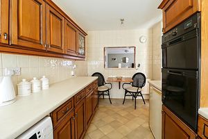 Kitchen- click for photo gallery